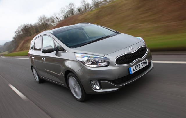 The new Kia Carens '3' 1.7 CRDi 6-speed manual ISG (4).jpg